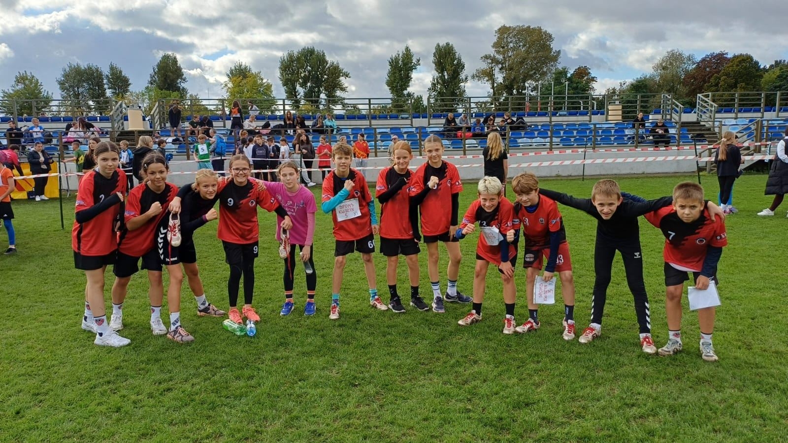 zawodnicy biegów przełajowych