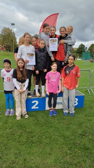 zawodnicy biegów przełajowych