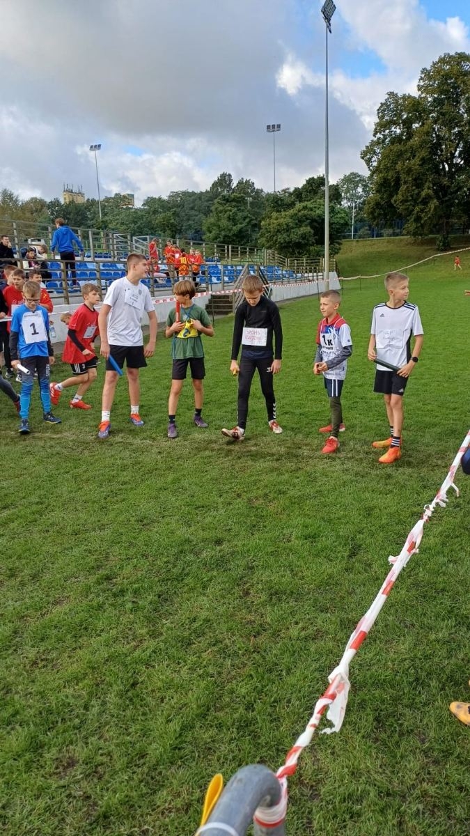 zawodnicy biegów przełajowych