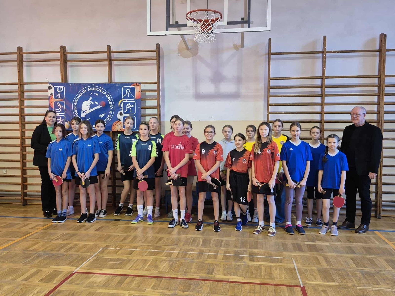 drużyna chłopców i dziewcząt