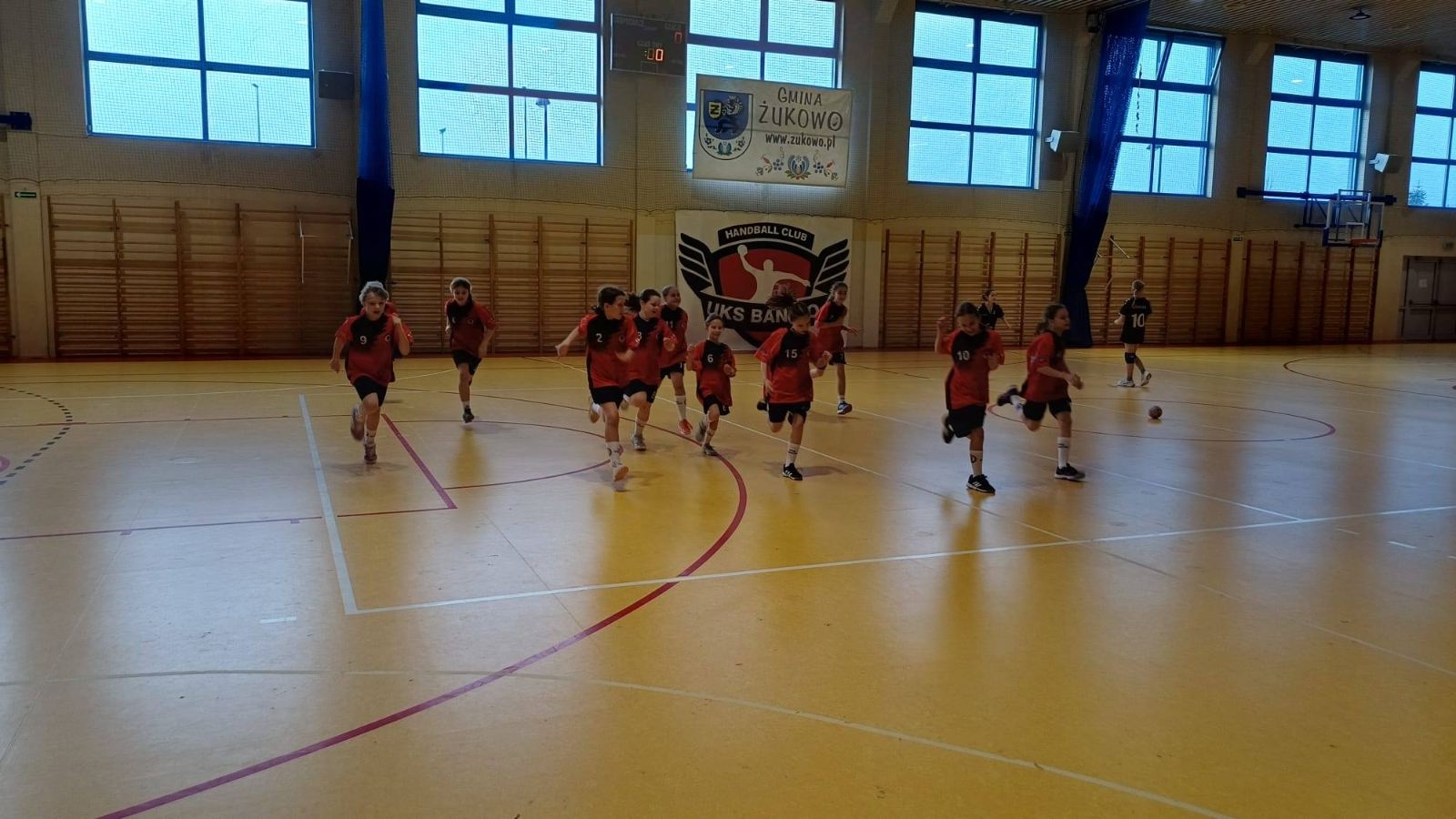 dziewczęta z klasy 4a 