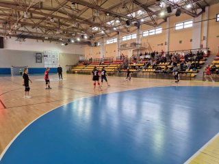 dziewczęta z 5a-6a podczas gry