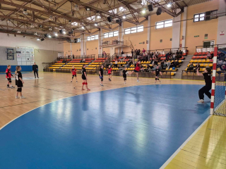 dziewczęta z 5a-6a podczas gry