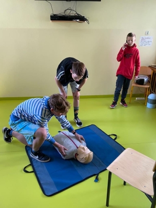 zadanie drużyny -pierwsza pomoc 