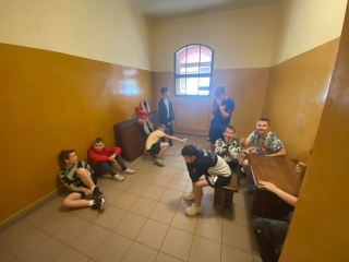 uczniowie 5b na komisariacie