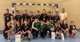 drużyny chłopców kl.5a-5b z trenerem